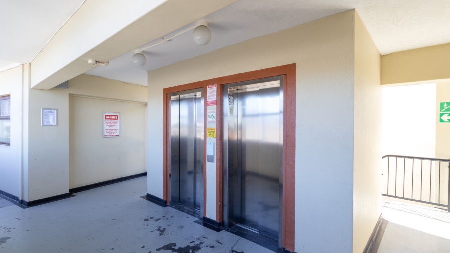 To Let 2 Bedroom Property for Rent in Claremont Western Cape